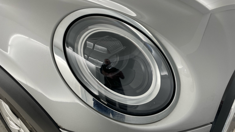 MINI Hatchback 1.5 Cooper Classic 3dr Auto [Comfort Pack] Petrol Hatchback